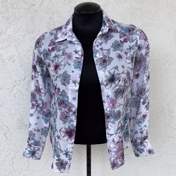 H&M Floral Button Up Top - Picture 1 of 3